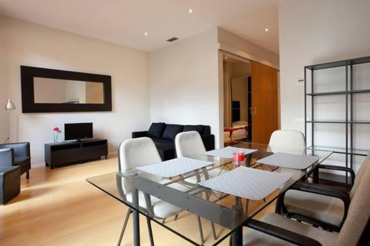 Апартаменты Modern Quiet Flat With A Large Balcony Барселона