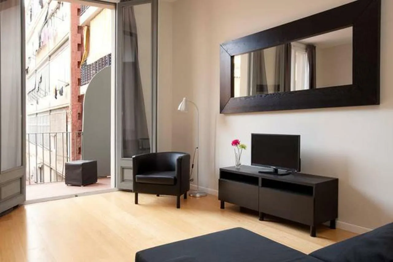 Апартаменты Modern Quiet Flat With A Large Balcony Барселона