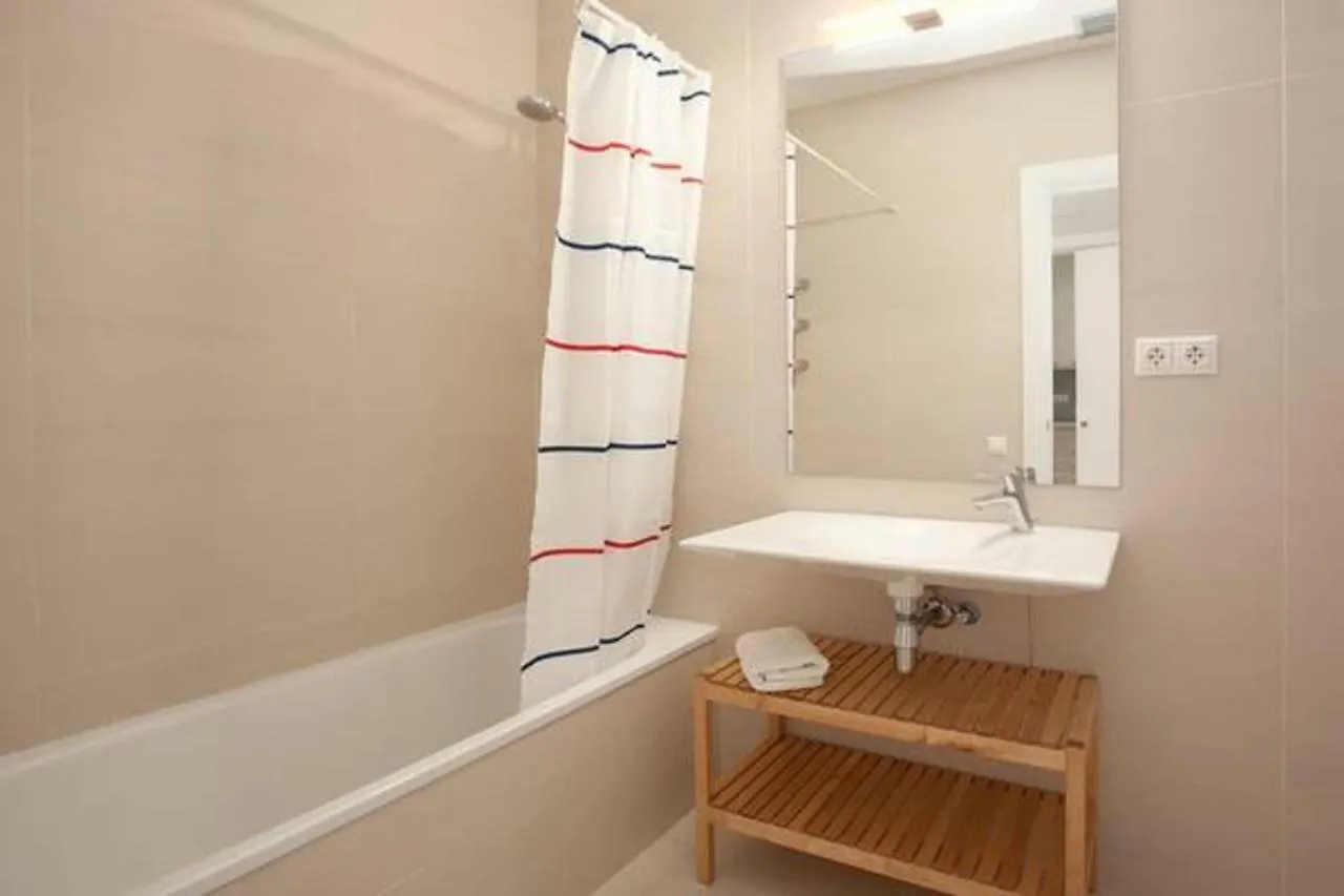Апартаменты Modern Quiet Flat With A Large Balcony Барселона Испания