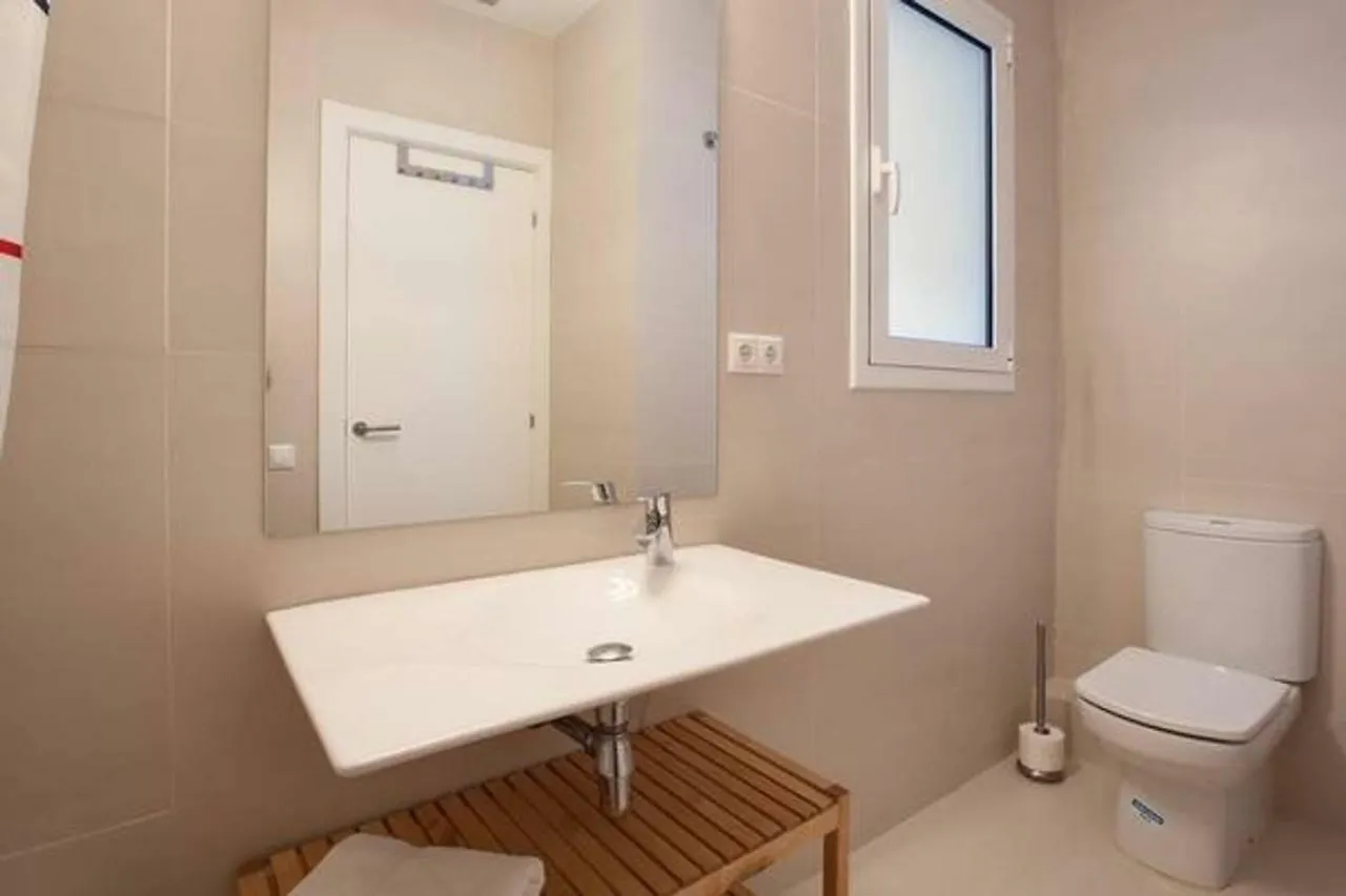 Апартаменты Modern Quiet Flat With A Large Balcony Барселона