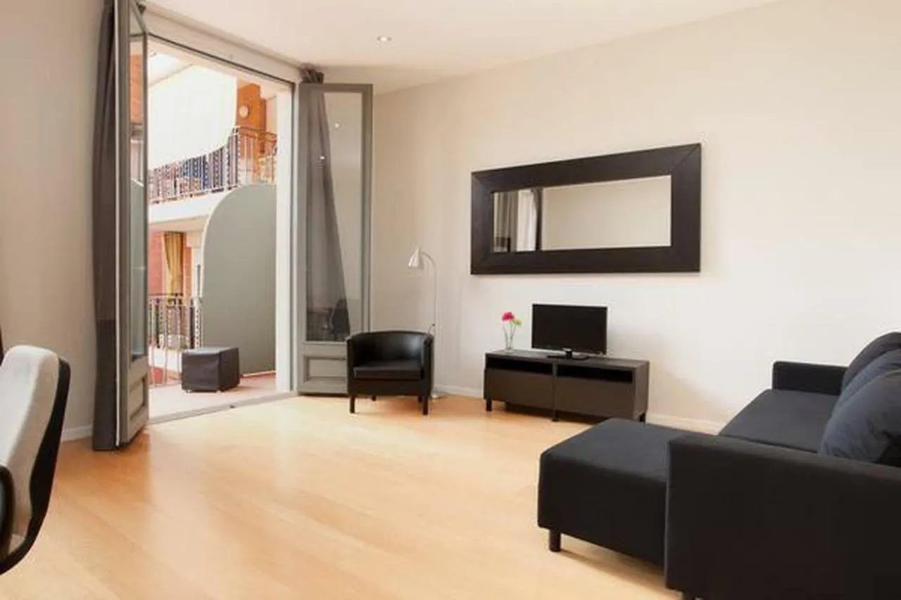 Апартаменты Modern Quiet Flat With A Large Balcony Барселона 0*,  Испания