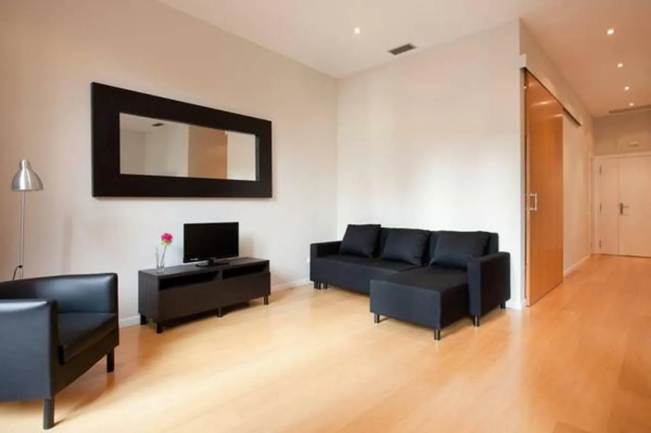 Апартаменты Modern Quiet Flat With A Large Balcony Барселона