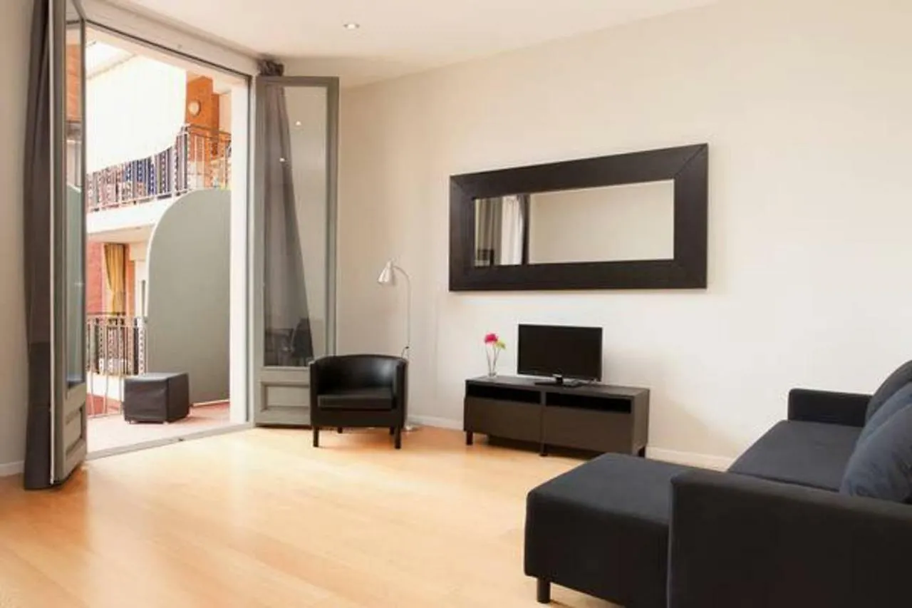 Modern Quiet Flat With A Large Balcony Apartment Barcelona